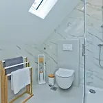 Apartmán *beautiful, Centrally Located Apartment* *