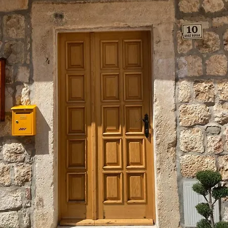 *beautiful, Centrally Located Apartment* هفار