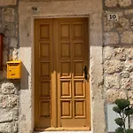 *beautiful, Centrally Located Apartment* Hvar Town
