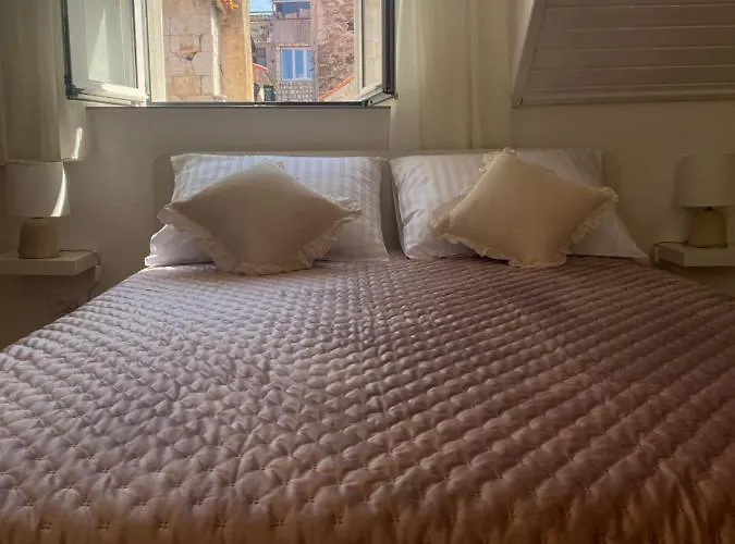 *beautiful, Centrally Located Apartment* Apartment *